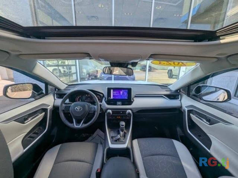 Toyota RAV 4 2.5 2023 г.